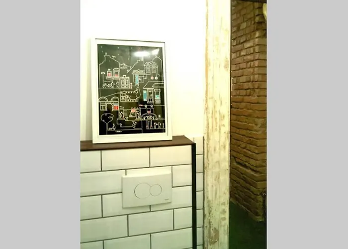 Little Corner At The Historic Jewish District With Ac *